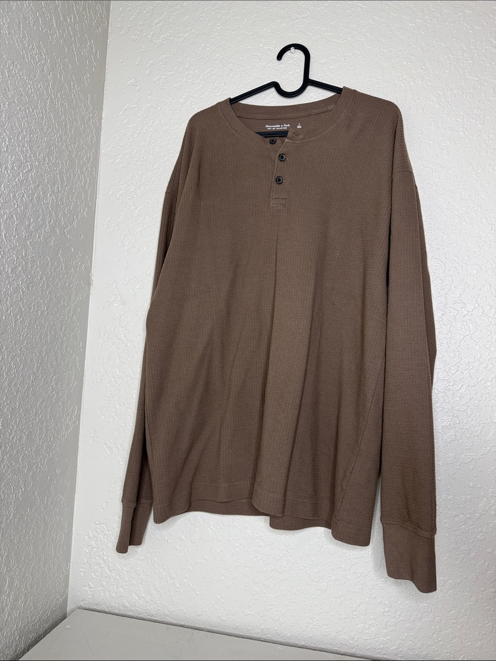 Never worn Abercrombie and Fitch Men's Brown Waffle-Knit Henley